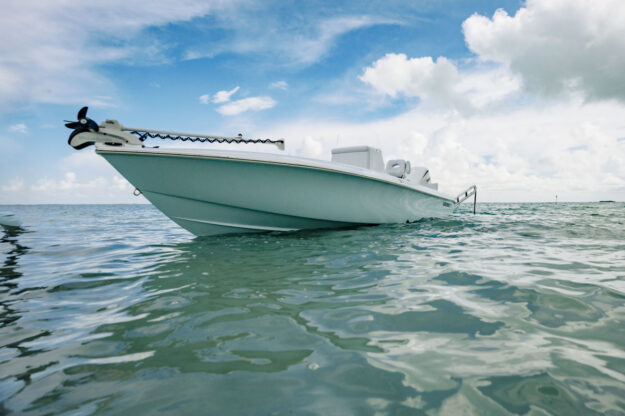 Contender 26BAY contender-26bay-photo